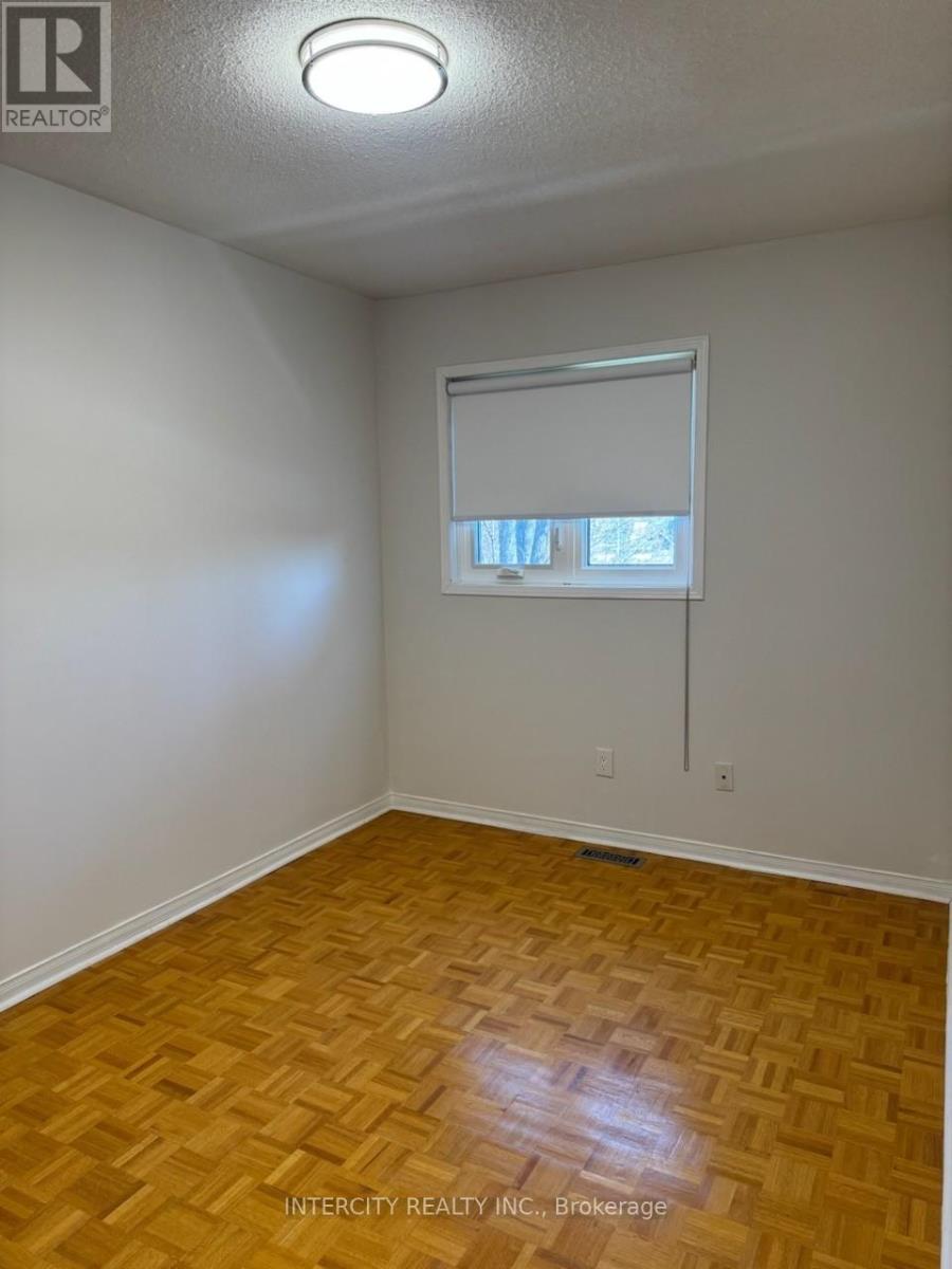 Upper - 43 Parkfield Court, Vaughan, Ontario  L4L 9E5 - Photo 14 - N13169278