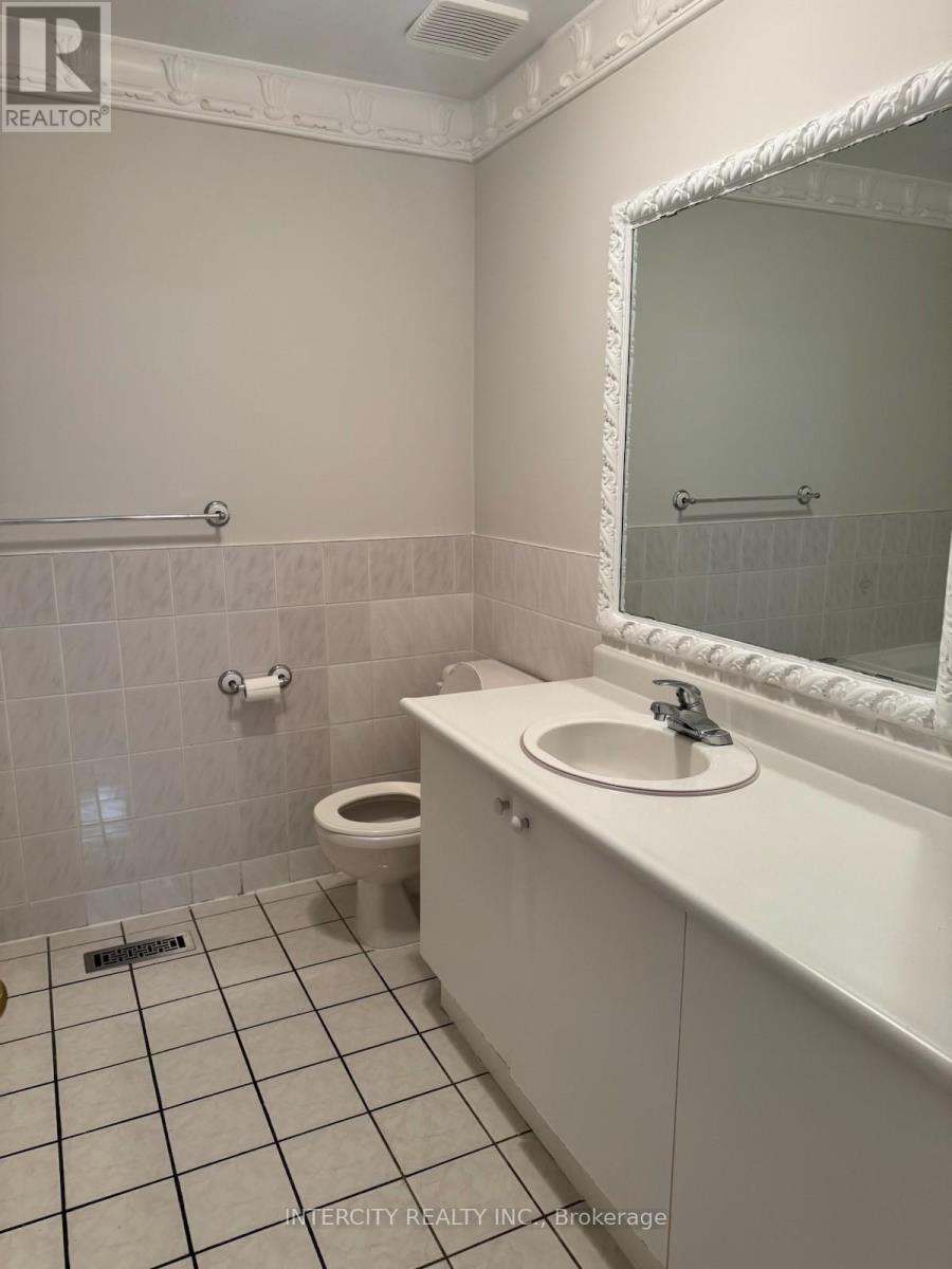 Upper - 43 Parkfield Court, Vaughan, Ontario  L4L 9E5 - Photo 15 - N13169278