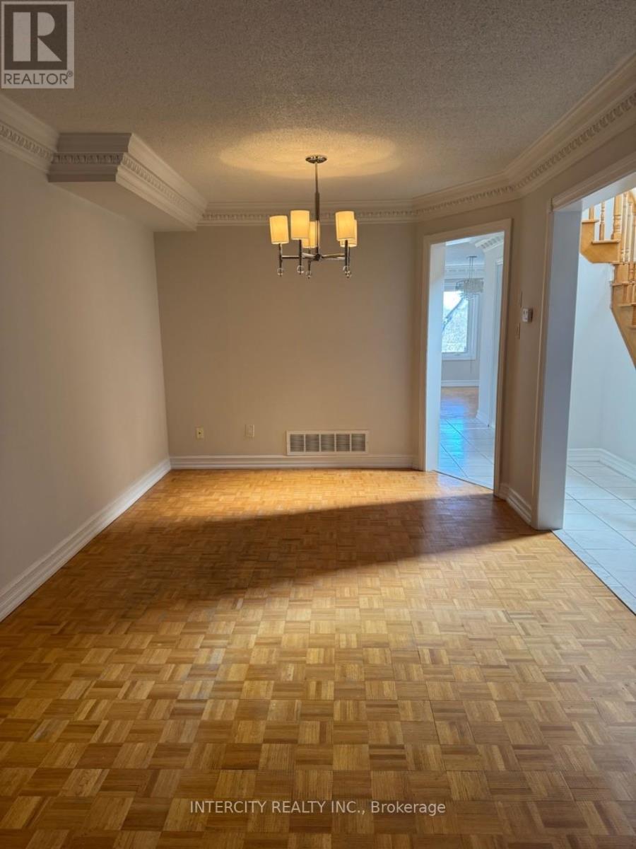 Upper - 43 Parkfield Court, Vaughan, Ontario  L4L 9E5 - Photo 6 - N13169278