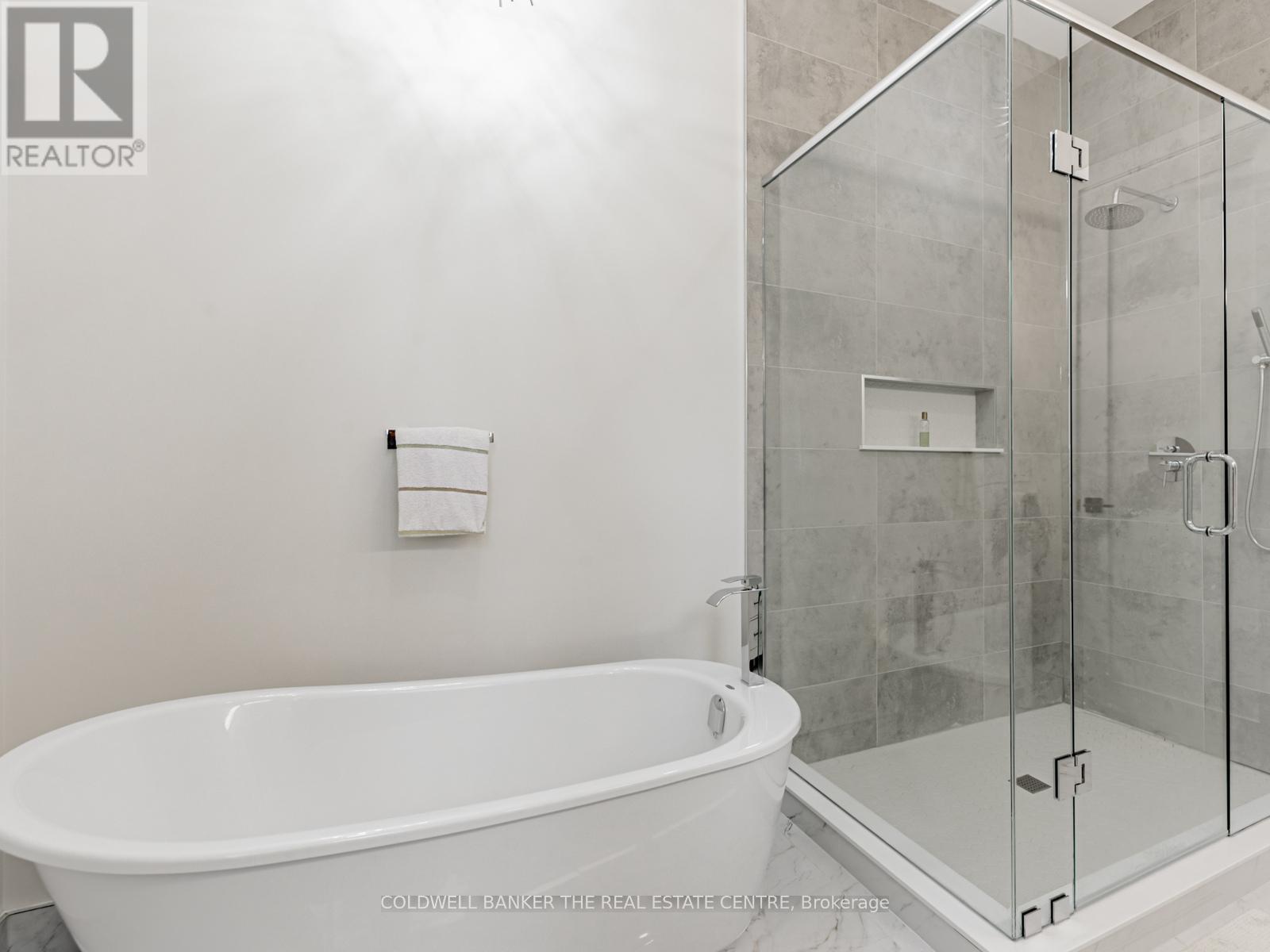 2166 10th Side Road, Bradford West Gwillimbury, Ontario  L3Z 2K9 - Photo 40 - N13169290