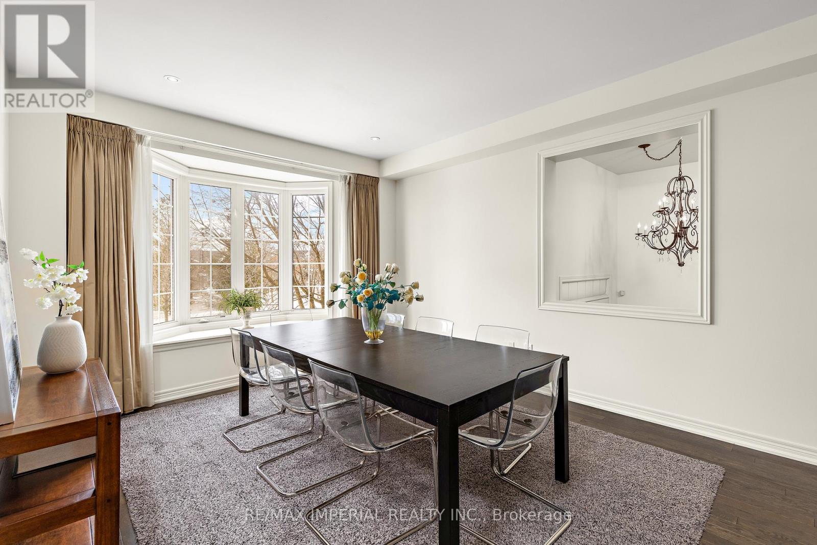 16 Carriage House Court, Richmond Hill, Ontario  L4E 4V3 - Photo 6 - N13169314