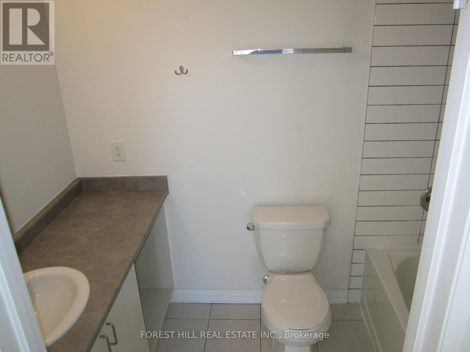 111 - 8010 Kipling Avenue, Vaughan, Ontario  L4L 0M5 - Photo 11 - N13169328