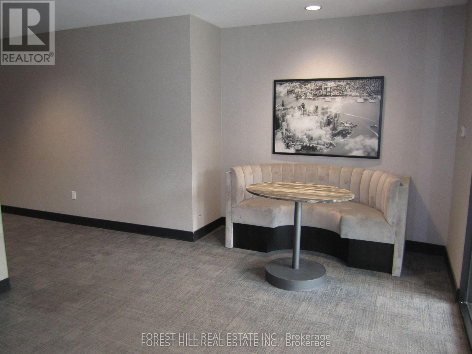 111 - 8010 Kipling Avenue, Vaughan, Ontario  L4L 0M5 - Photo 3 - N13169328