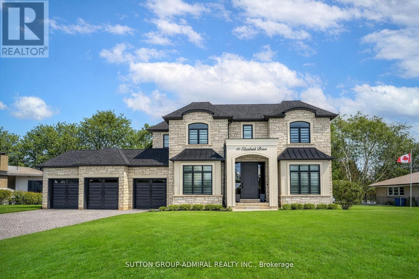 41 Elizabeth Drive, King (Nobleton), Ontario  L0G 1N0 - Photo 2 - N13169336