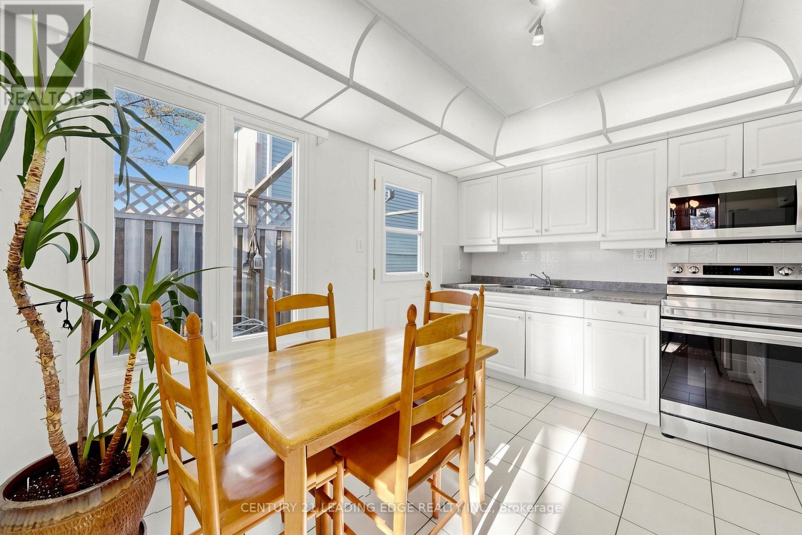 323 Waratah Avenue, Newmarket, Ontario  L3Y 5J3 - Photo 13 - N13169498