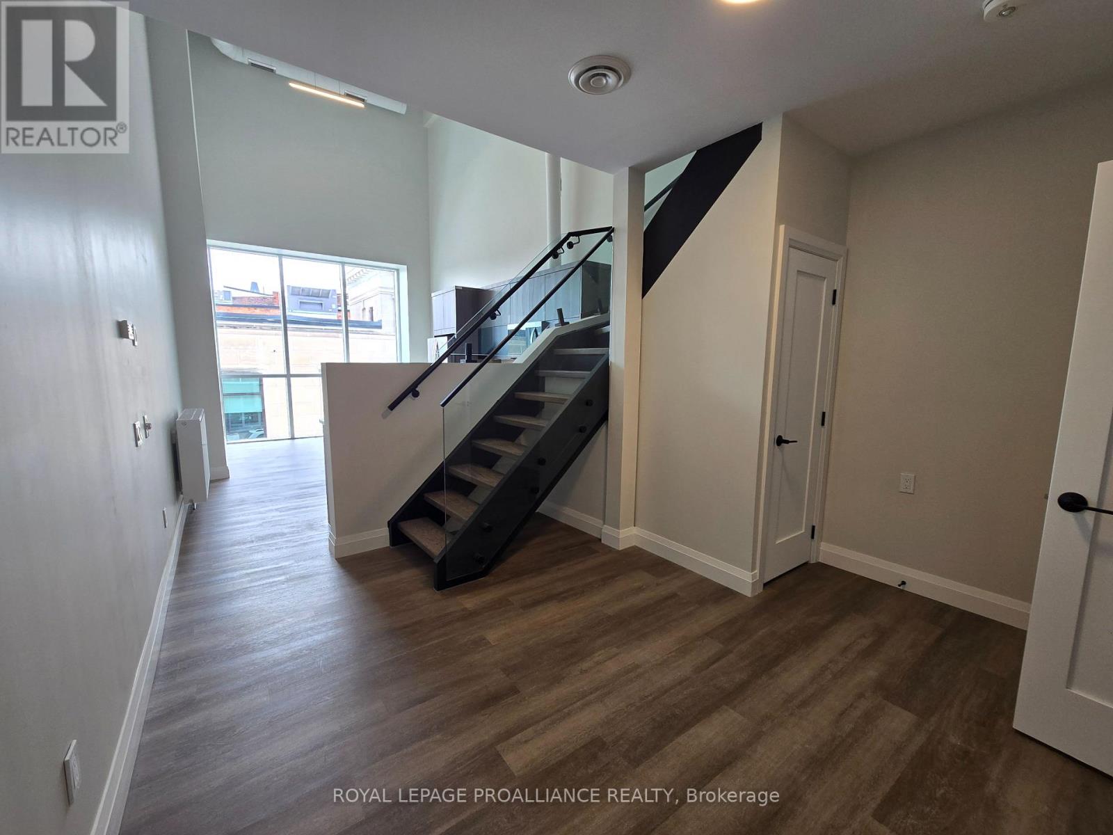 203 - 241 Front Street, Belleville, Ontario  K8N 2Z6 - Photo 5 - X12903292