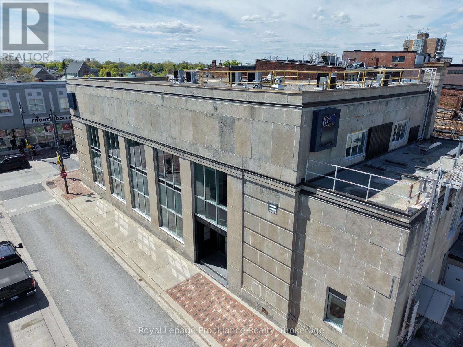 204 - 241 Front Street, Belleville, Ontario  K8N 2Z6 - Photo 1 - X12903298