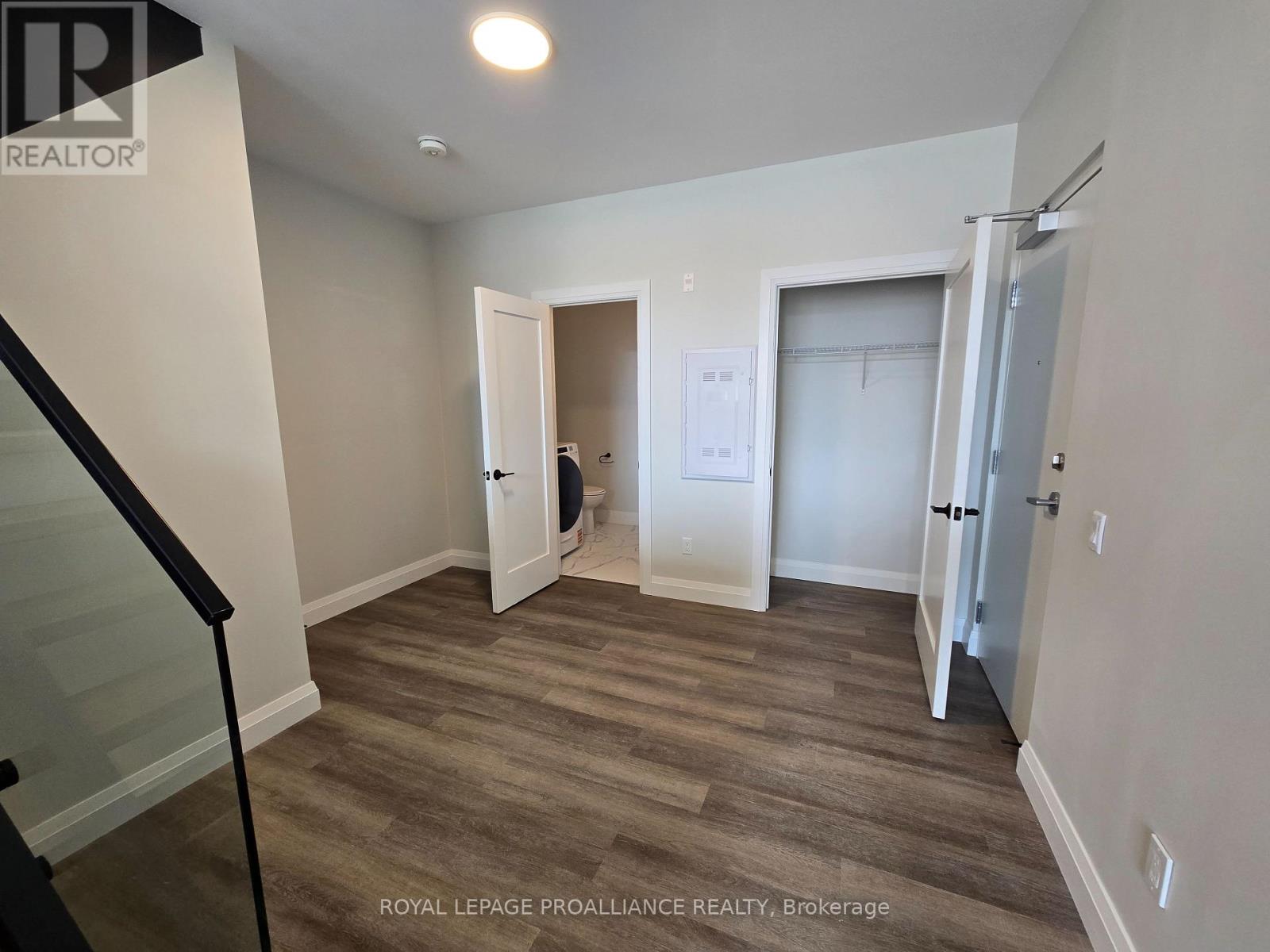 203 - 241 Front Street, Belleville, Ontario  K8N 2Z6 - Photo 6 - X12903292