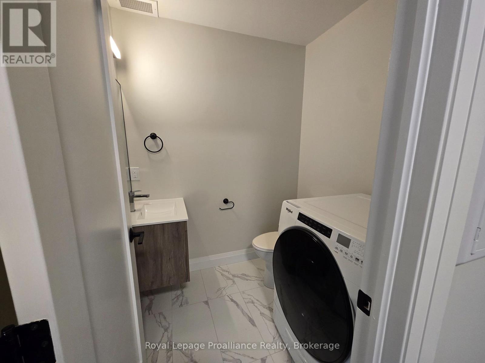 204 - 241 Front Street, Belleville, Ontario  K8N 2Z6 - Photo 8 - X12903298