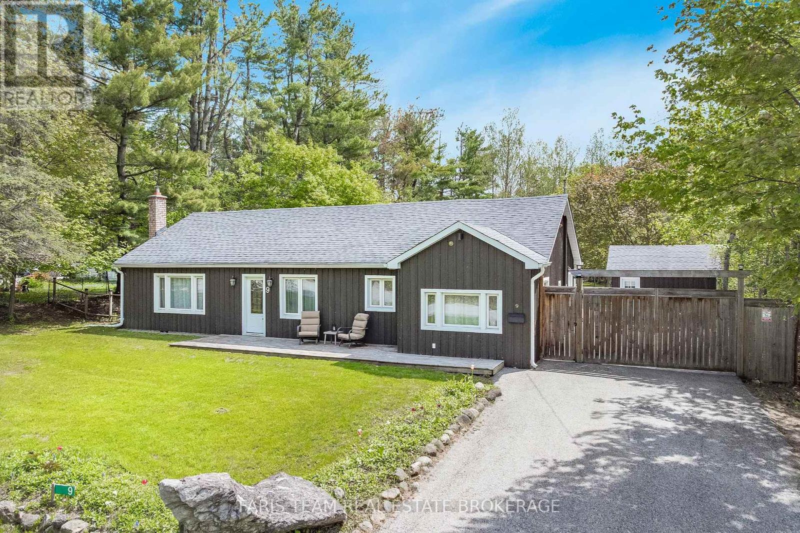 9 Colborne Street, Oro-Medonte, Ontario  L4M 4S1 - Photo 5 - S13169202