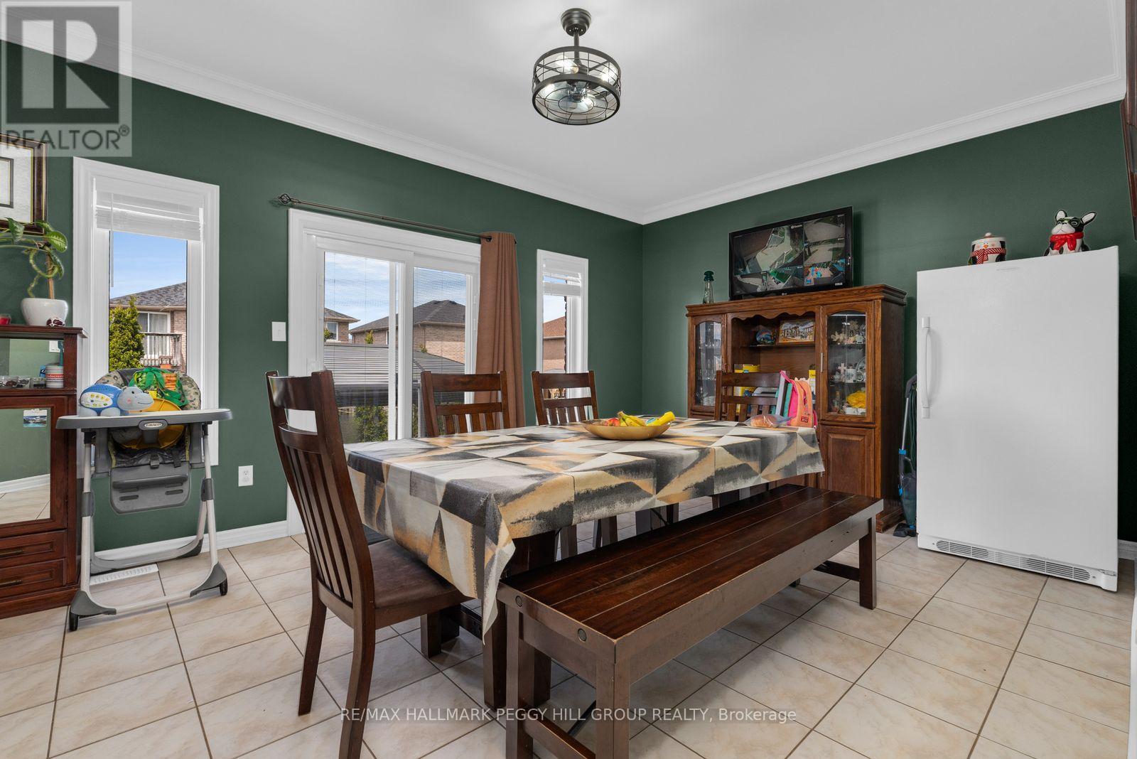 120 Jessica Drive, Barrie (Painswick South), Ontario  L4N 5Z5 - Photo 4 - S13169430