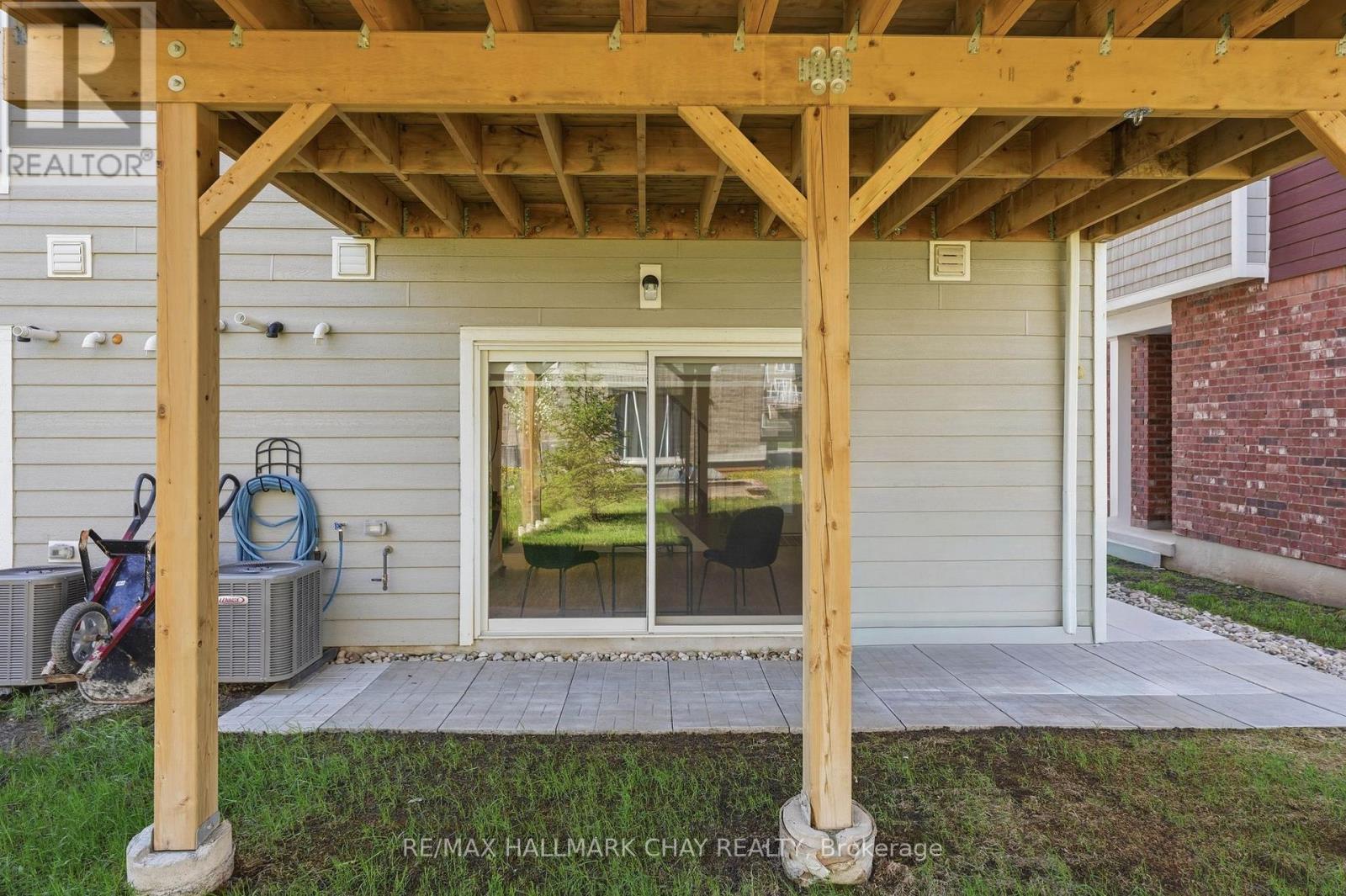 29 Shelburne Avenue, Wasaga Beach, Ontario  L9Z 0J4 - Photo 22 - S13169508
