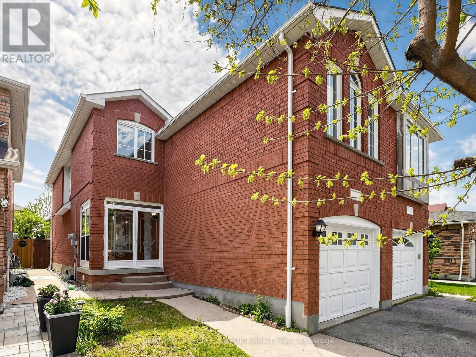 5362 Marblewood Drive, Mississauga, Ontario  L5V 2L9 - Photo 3 - W13169188