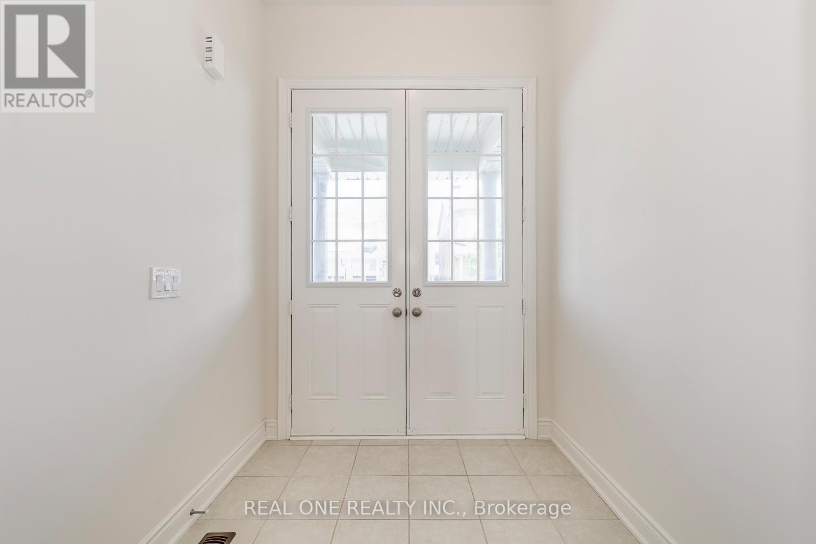 134 Goodwin Crescent, Milton, Ontario  L9E 1H9 - Photo 4 - W13169248