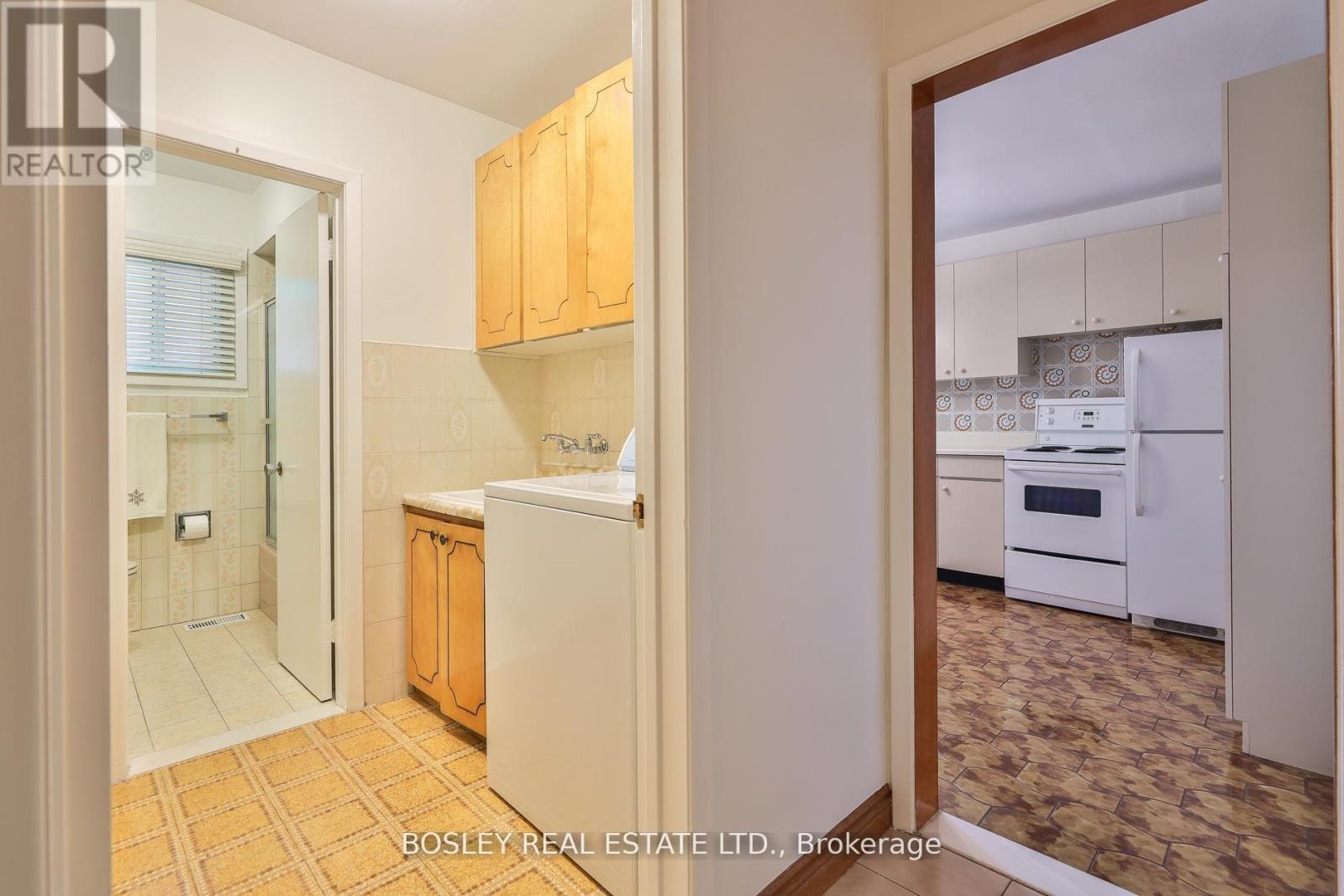 1674 St Clair Avenue W, Toronto, Ontario  M6N 1H8 - Photo 17 - W13169344