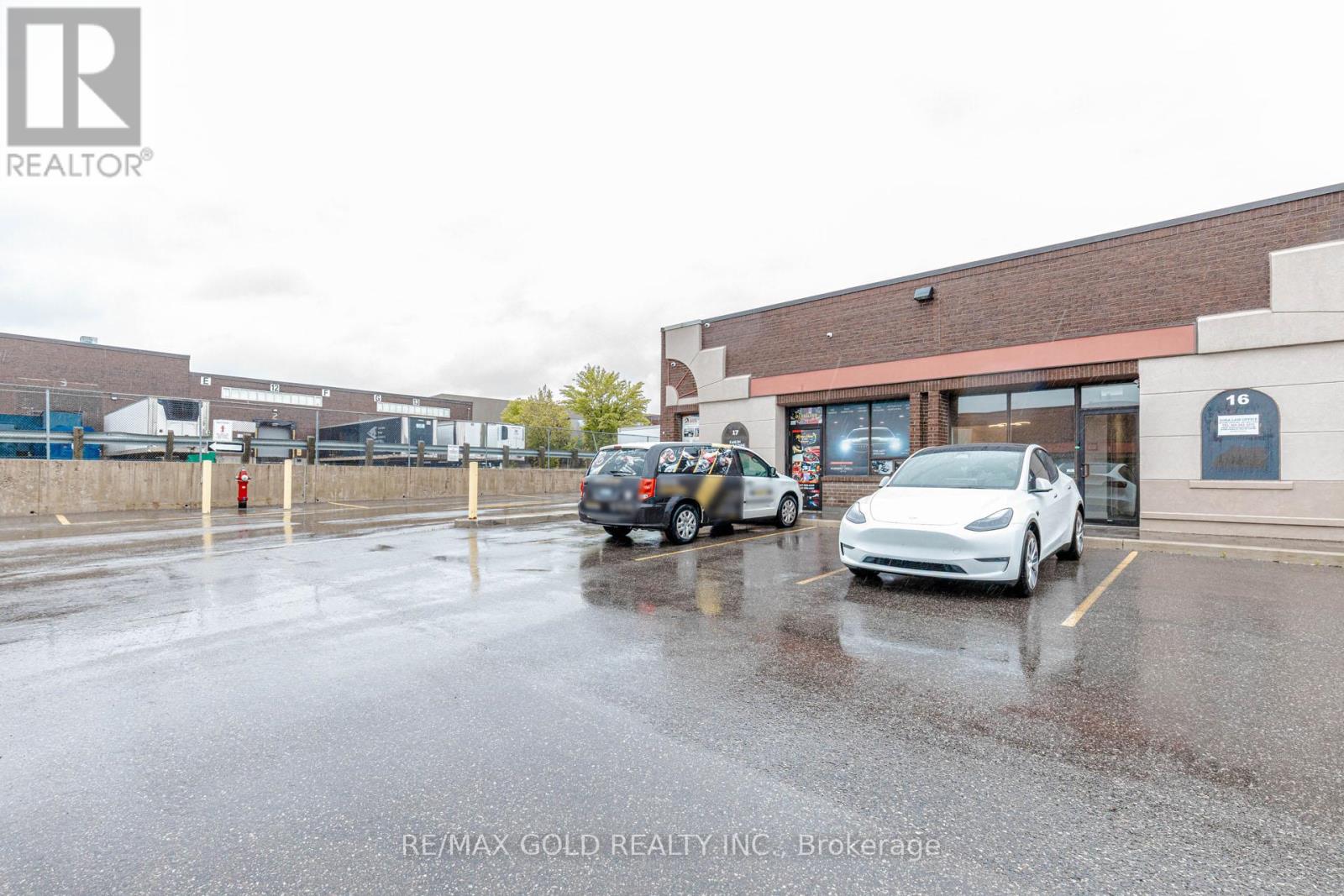 16 - 5484 Tomken Road, Mississauga, Ontario  L4W 2Z6 - Photo 1 - W13169352