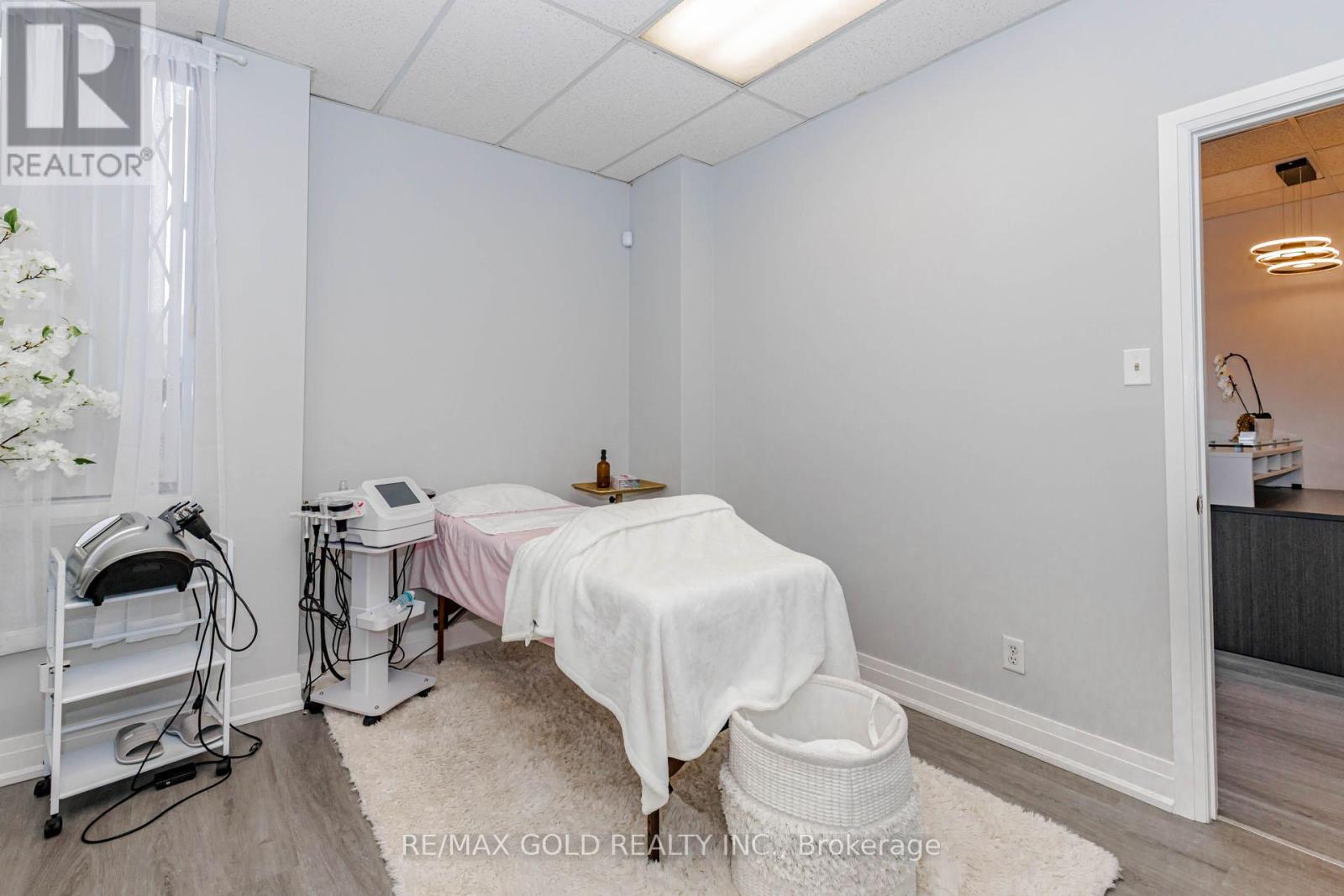 16 - 5484 Tomken Road, Mississauga, Ontario  L4W 2Z6 - Photo 16 - W13169352