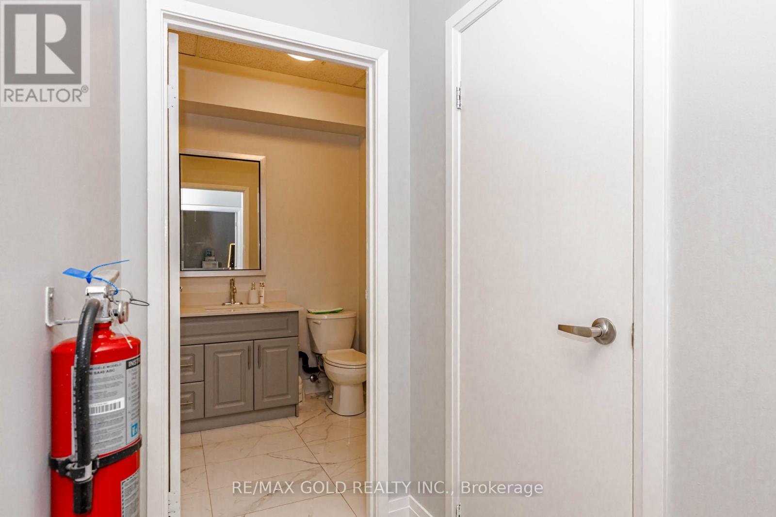 16 - 5484 Tomken Road, Mississauga, Ontario  L4W 2Z6 - Photo 25 - W13169352