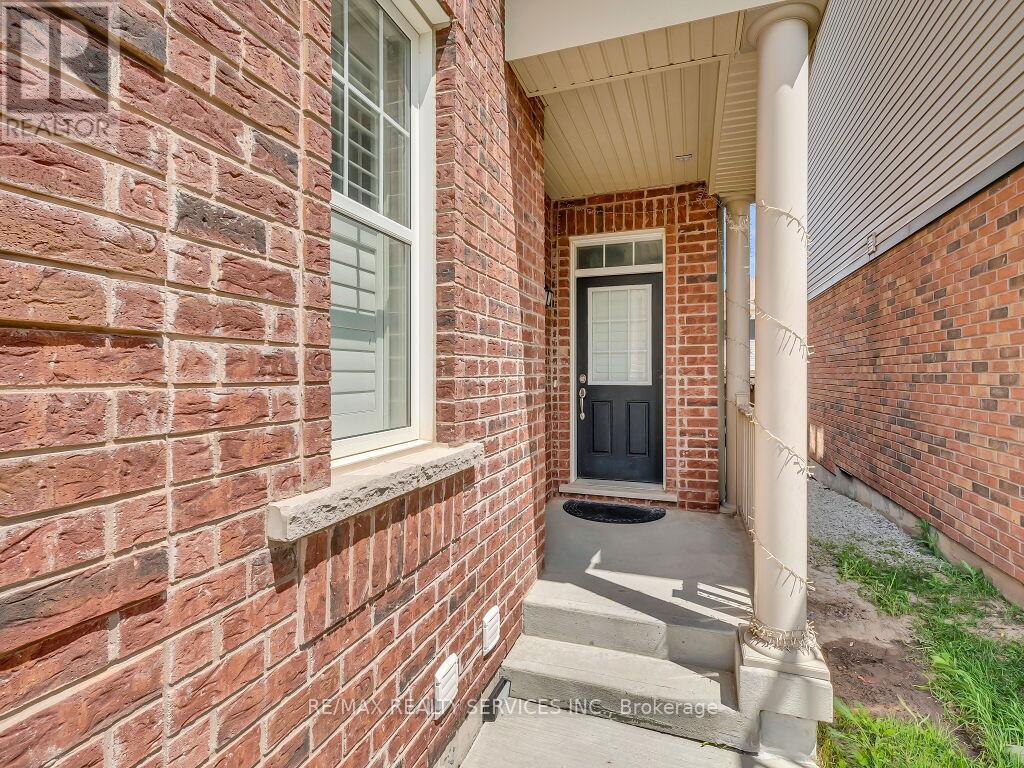 17 Leadenhall Road, Brampton, Ontario  L7A 4G4 - Photo 3 - W13169510