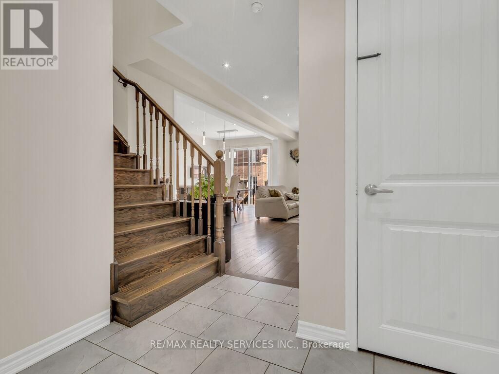 17 Leadenhall Road, Brampton, Ontario  L7A 4G4 - Photo 5 - W13169510