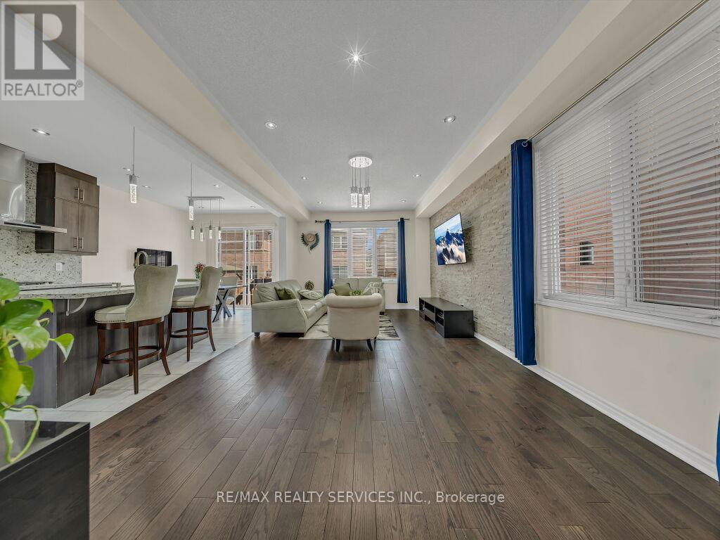 17 Leadenhall Road, Brampton, Ontario  L7A 4G4 - Photo 6 - W13169510