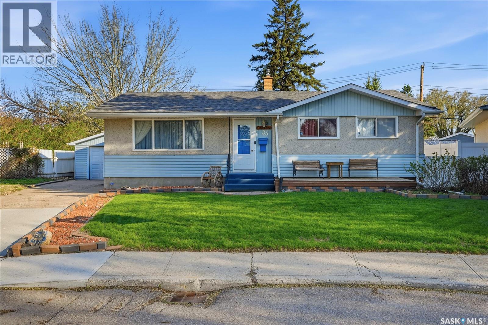 35 MCINNIS CRESCENT, regina, Saskatchewan