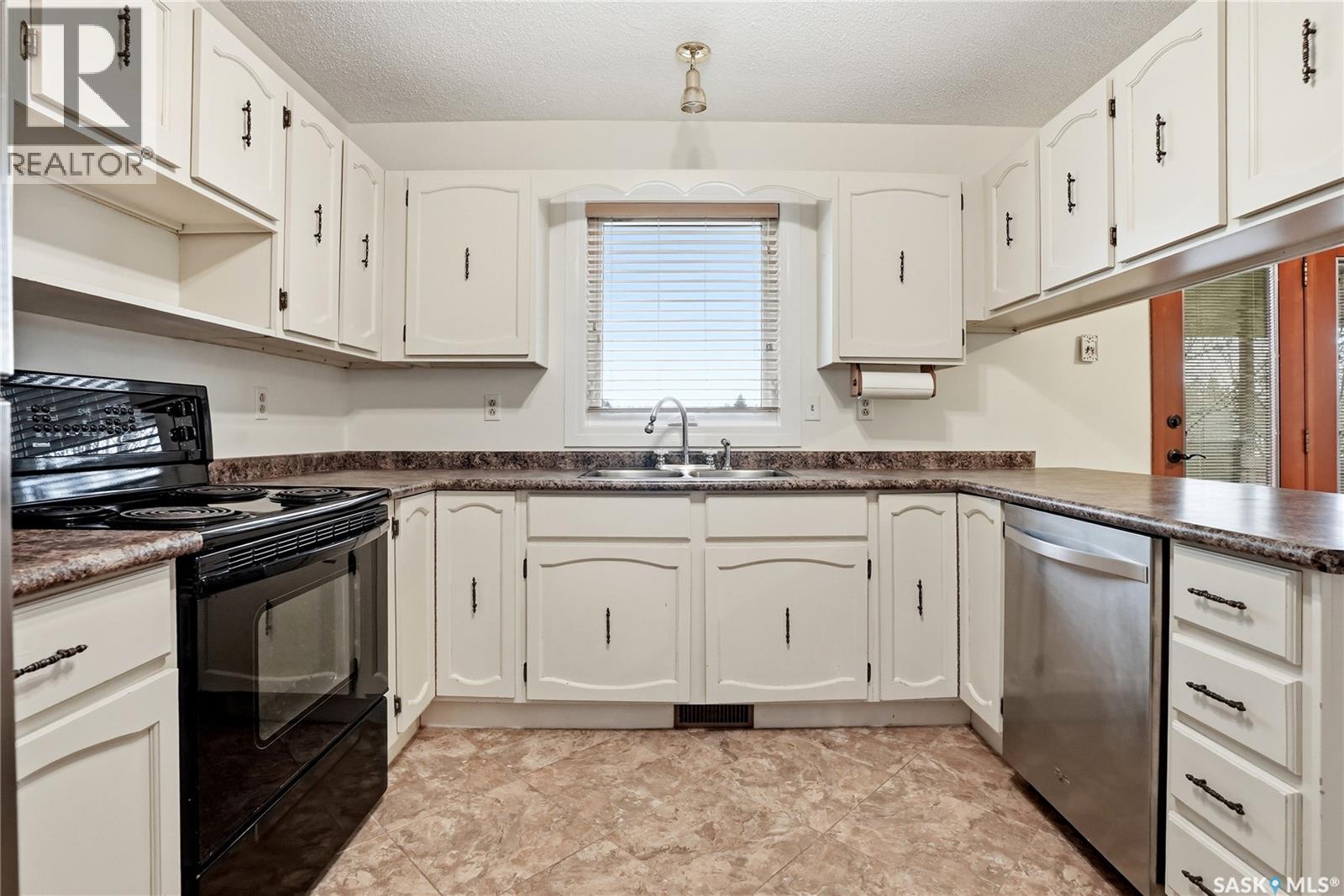 155 J.j. Thiessen Crescent, Saskatoon, Saskatchewan  S7K 5N9 - Photo 18 - SK036445