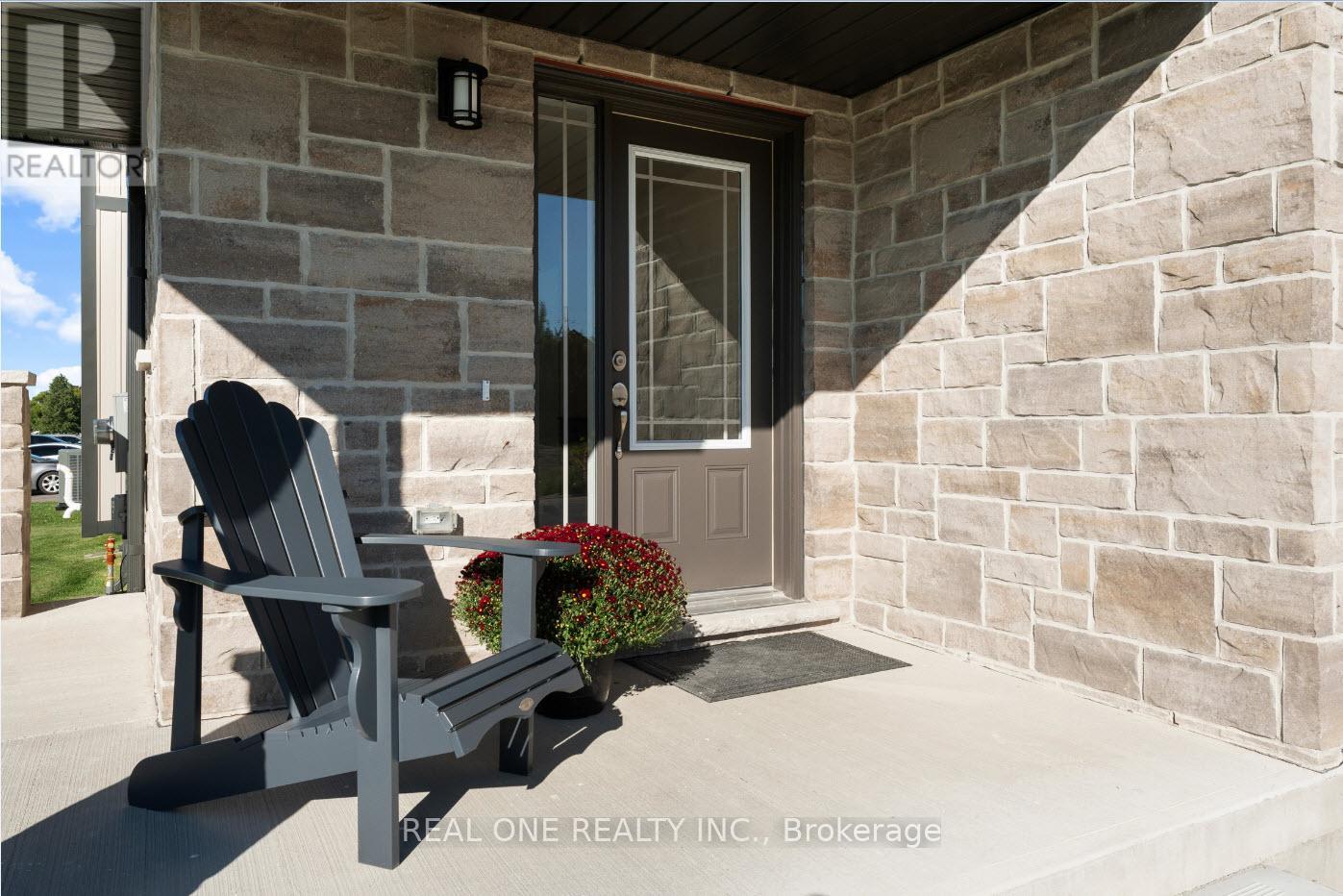 79 Harrison Drive, Cambridge, Ontario  N1R 0C2 - Photo 3 - X13169288