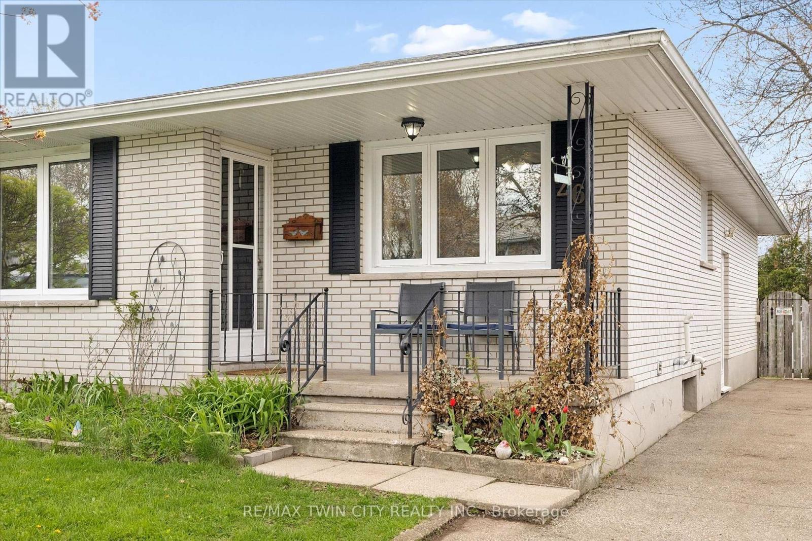 26 Tutton Place, Cambridge, Ontario  N1R 4S8 - Photo 5 - X13169350