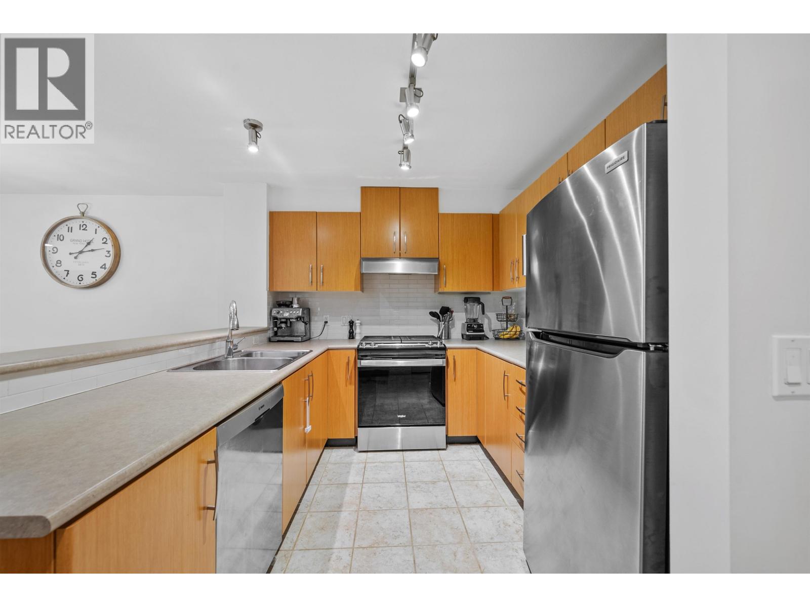 208 500 Klahanie Drive, Port Moody, British Columbia  V3H 5L1 - Photo 15 - R3127303