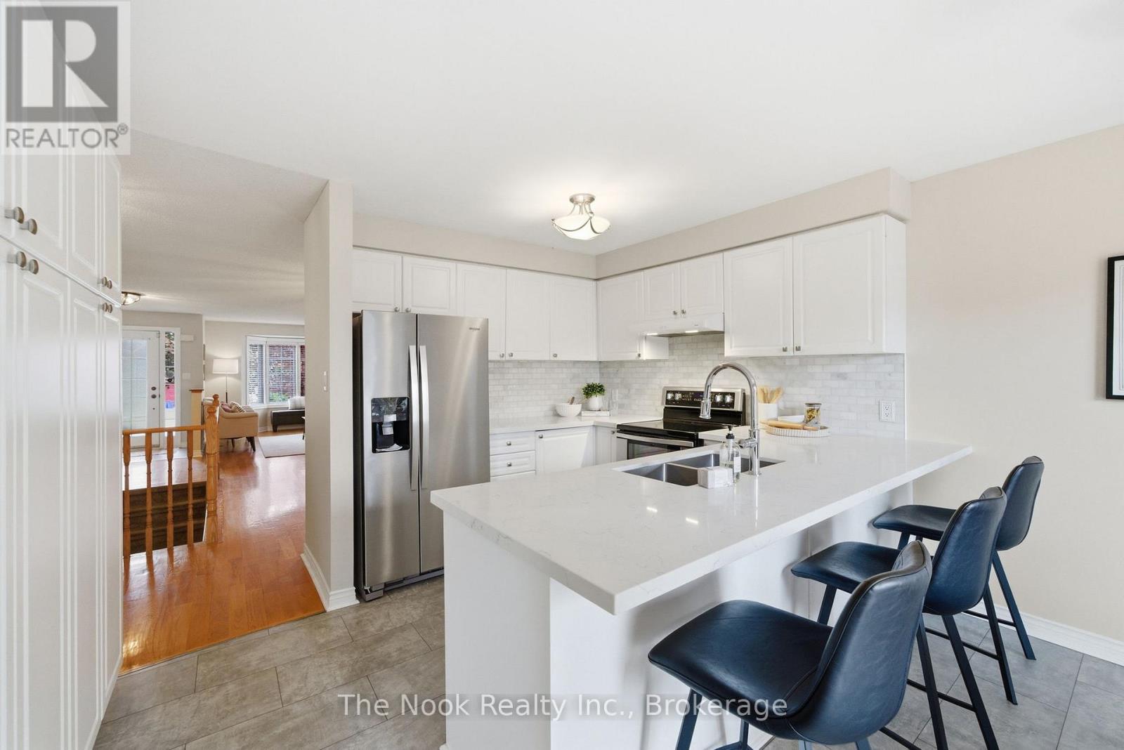 876 Sundance Circle, Oshawa (Northglen), Ontario  L1J 8P1 - Photo 11 - E13169550