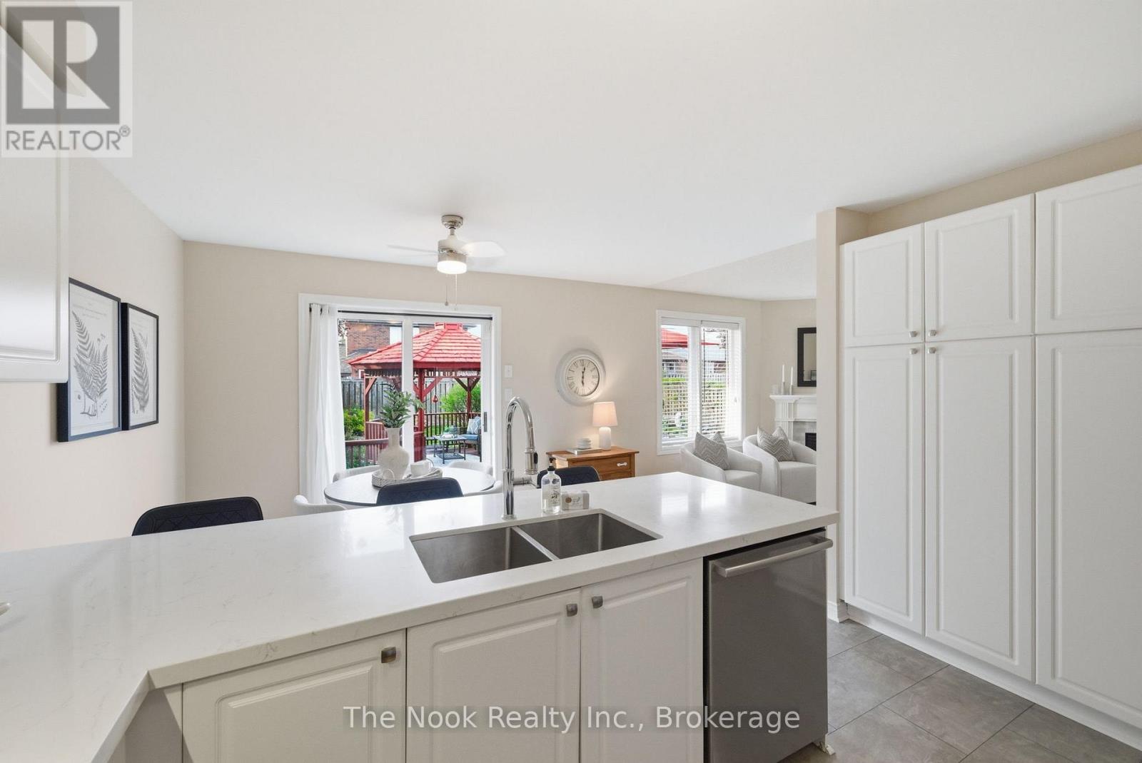 876 Sundance Circle, Oshawa (Northglen), Ontario  L1J 8P1 - Photo 12 - E13169550