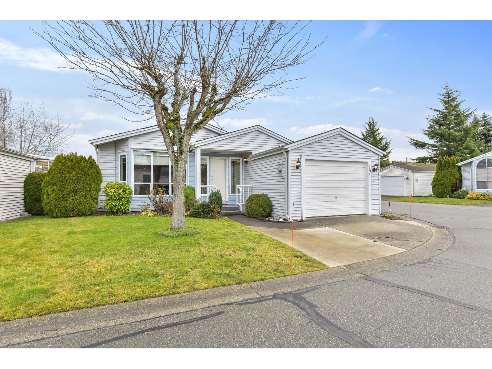 17 2345 Cranley Drive, Surrey, British Columbia  V4A 9G5 - Photo 1 - R3079019