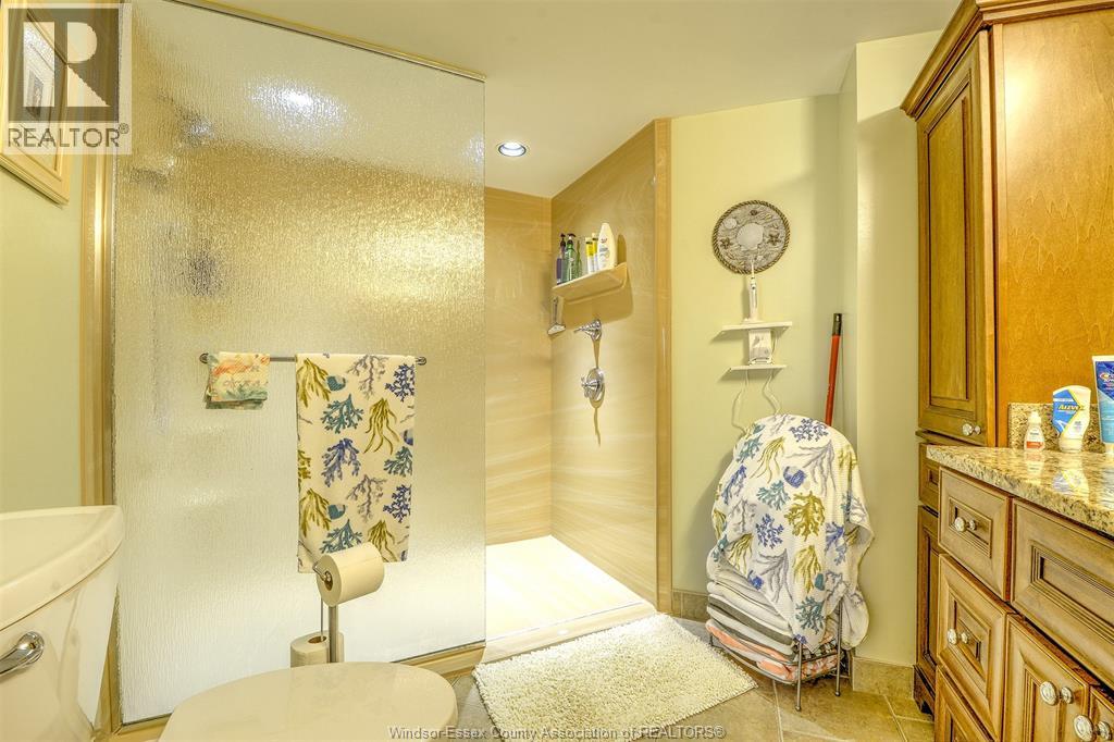 320 Village Grove Drive Unit# A401, Tecumseh, Ontario  N8N 4X7 - Photo 31 - 26012013