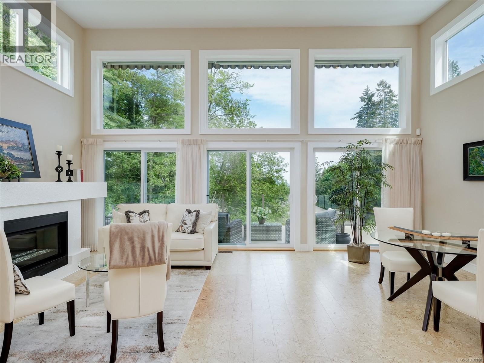 5155 Lochside Dr, Saanich, British Columbia