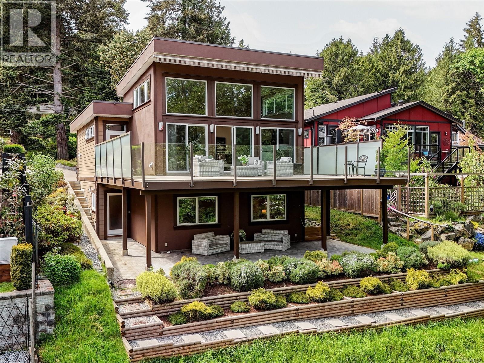 5155 Lochside Dr, Saanich, British Columbia  V8Y 2G4 - Photo 10 - 1036236
