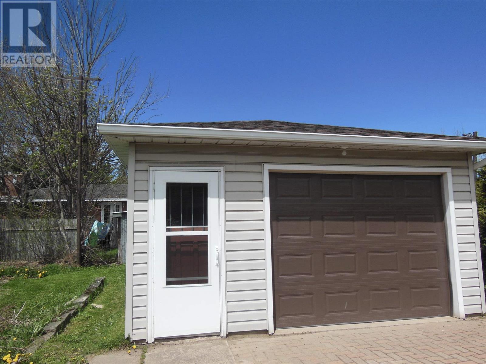 556 Connaught Ave, Sault Ste. Marie, Ontario P6C 2E2 - Photo 2 - SM261139