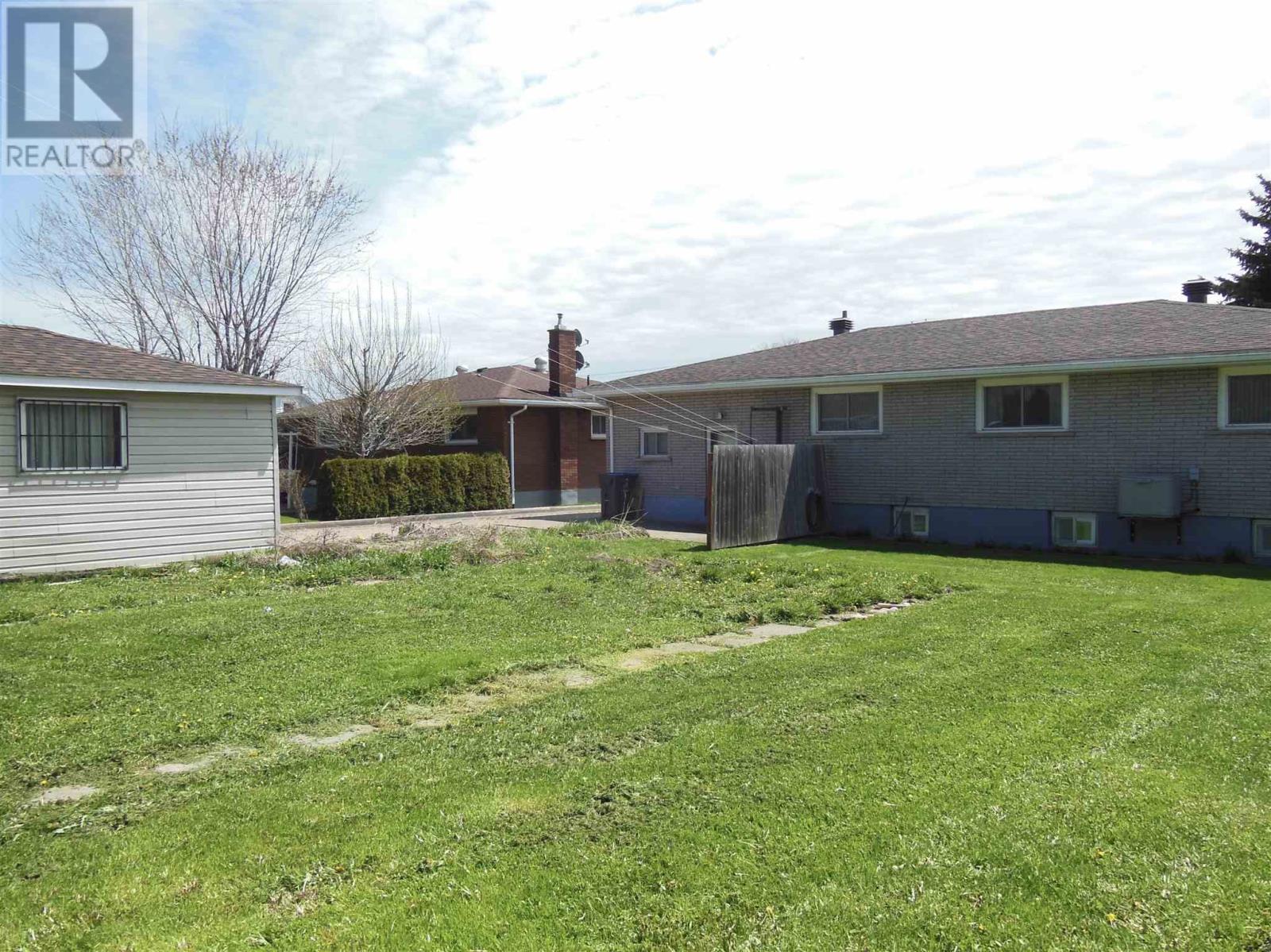 556 Connaught Ave, Sault Ste. Marie, Ontario P6C 2E2 - Photo 4 - SM261139