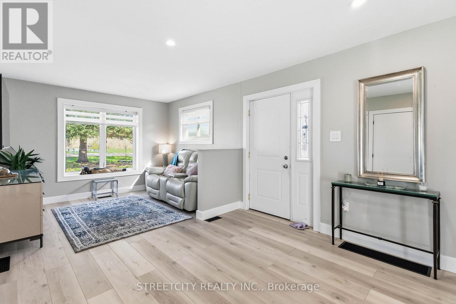 10867 Melrose Drive, Middlesex Centre, Ontario  N0L 1R0 - Photo 6 - X13169578
