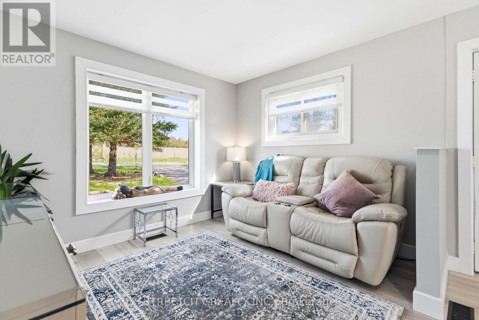 10867 Melrose Drive, Middlesex Centre, Ontario  N0L 1R0 - Photo 8 - X13169578