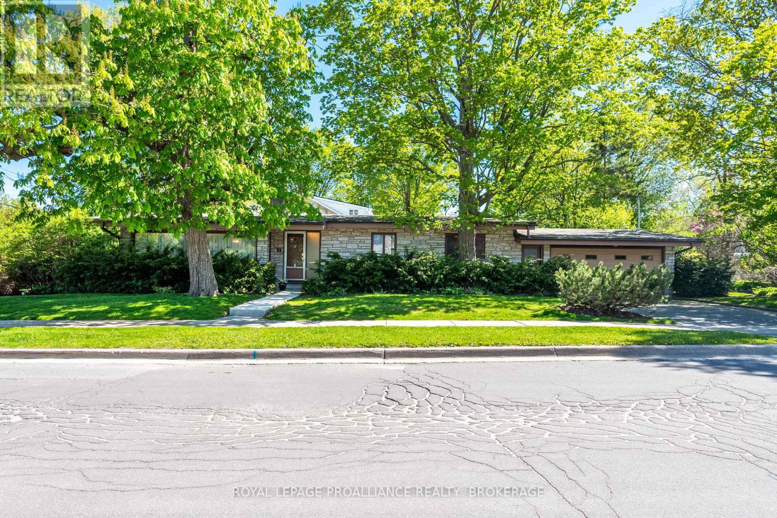 2 Churchill Street, Kingston, Ontario  K7M 2K5 - Photo 2 - X13169250
