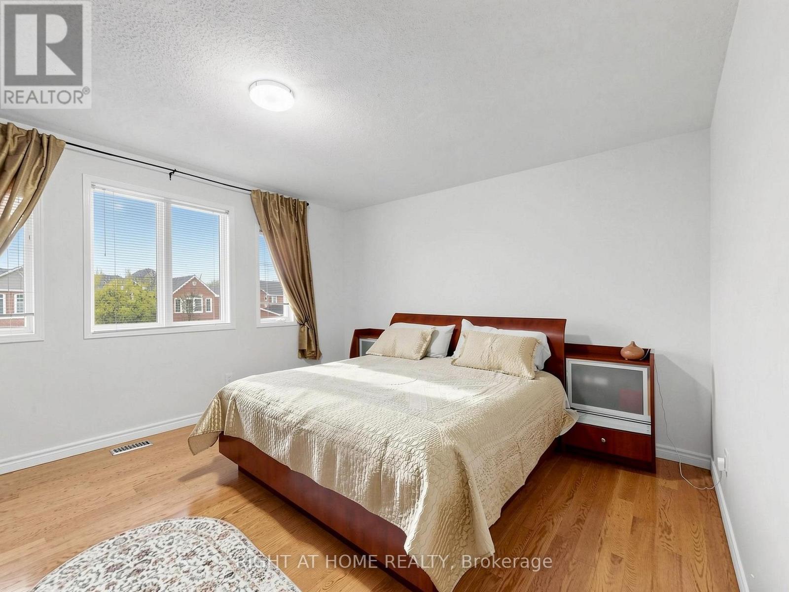 3815 Althorpe Circle, Mississauga, Ontario  L5N 7G3 - Photo 18 - W13097036