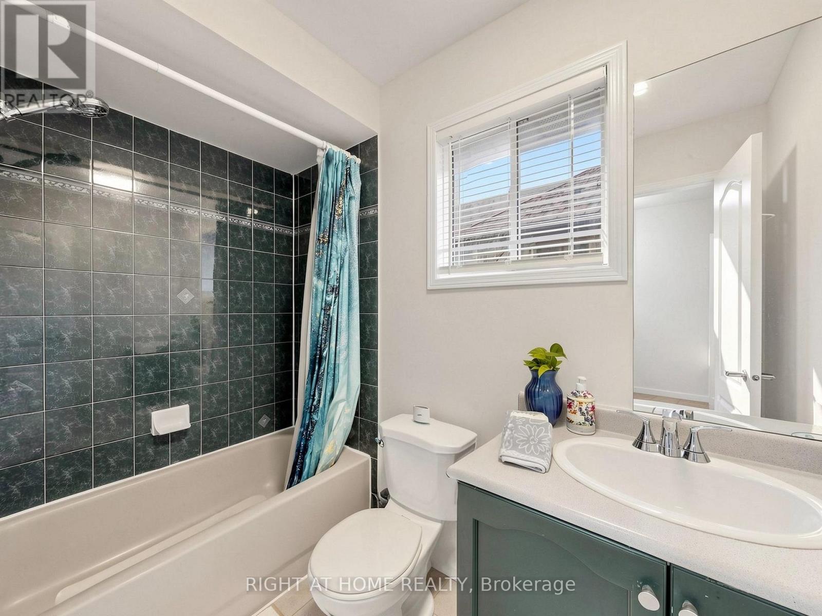3815 Althorpe Circle, Mississauga, Ontario  L5N 7G3 - Photo 22 - W13097036