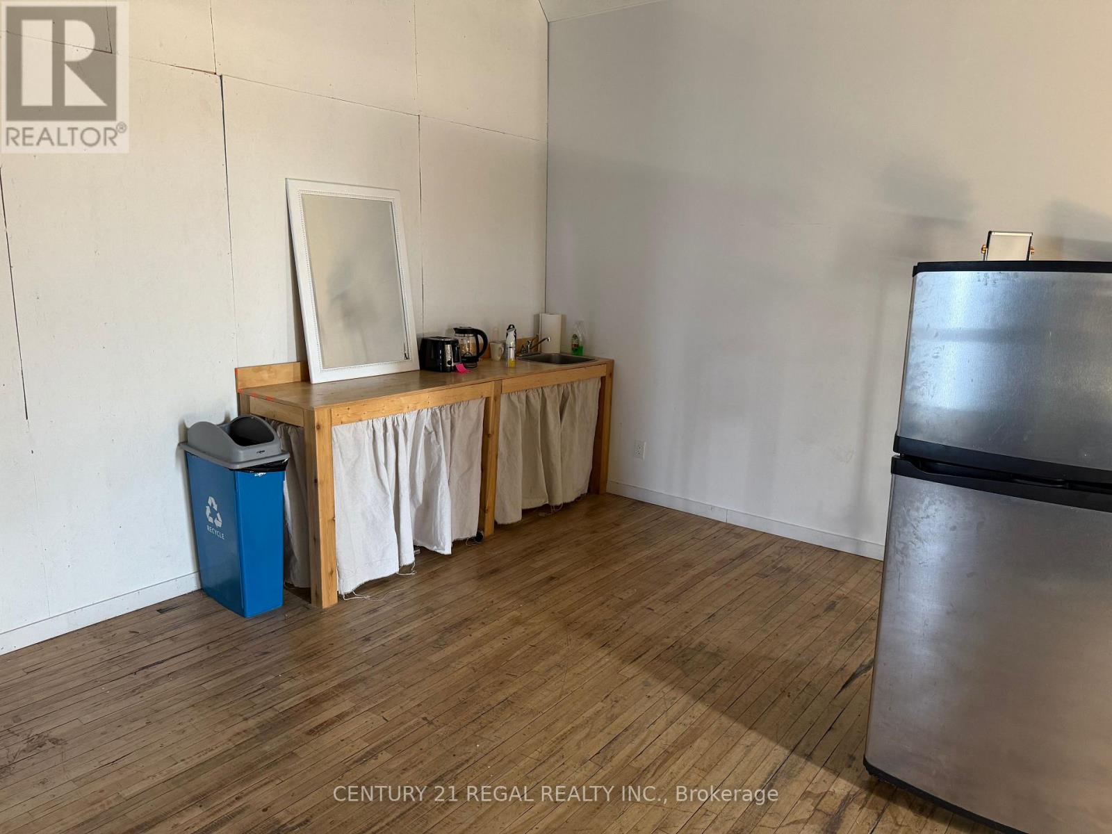 2nd Floor - 1110 Dupont Street, Toronto, Ontario  M6H 2A2 - Photo 15 - W13106012