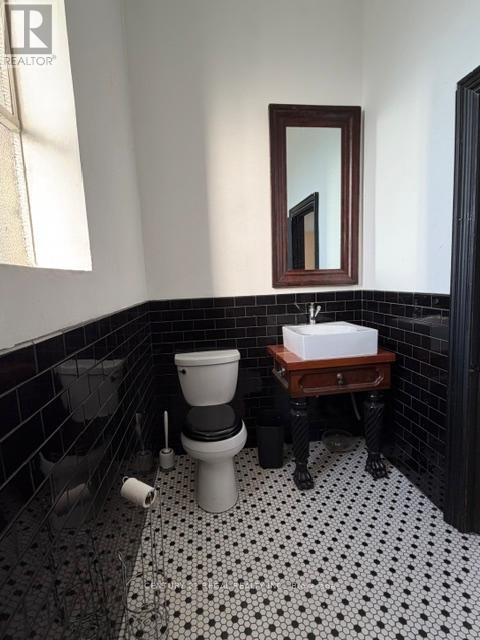 2nd Floor - 1110 Dupont Street, Toronto, Ontario  M6H 2A2 - Photo 24 - W13106012