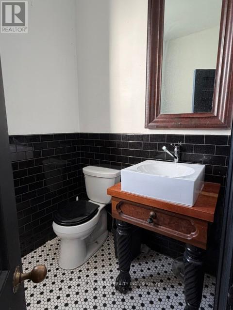 2nd Floor - 1110 Dupont Street, Toronto, Ontario  M6H 2A2 - Photo 26 - W13106012