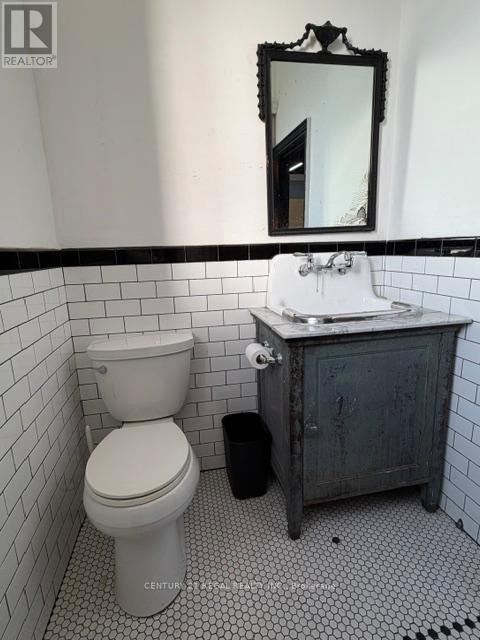 2nd Floor - 1110 Dupont Street, Toronto, Ontario  M6H 2A2 - Photo 21 - W13106012