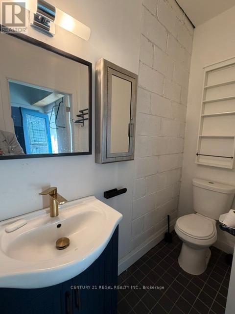 2nd Floor - 1110 Dupont Street, Toronto, Ontario  M6H 2A2 - Photo 5 - W13106012
