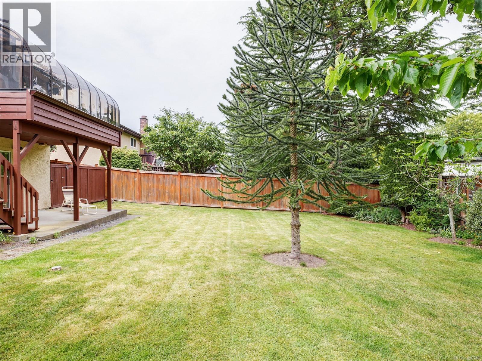 4905 Alamida Cres, Saanich, British Columbia  V8Y 2T3 - Photo 11 - 1036248