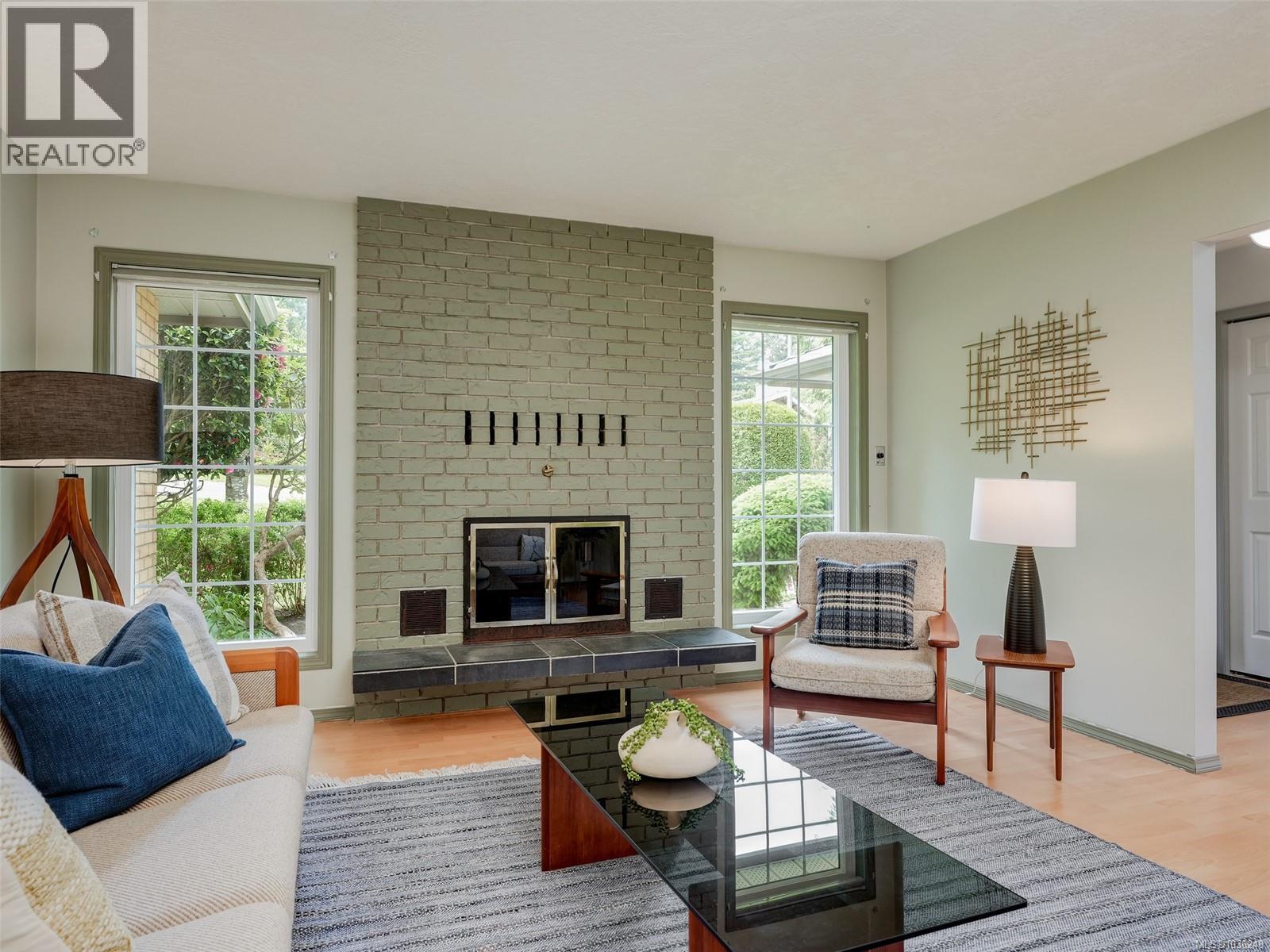4905 Alamida Cres, Saanich, British Columbia